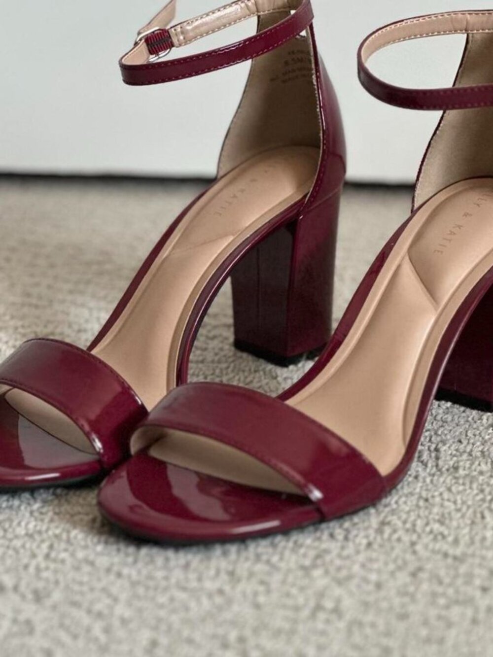 Kelly & Katie Women's Burgundy and Red Sandals
